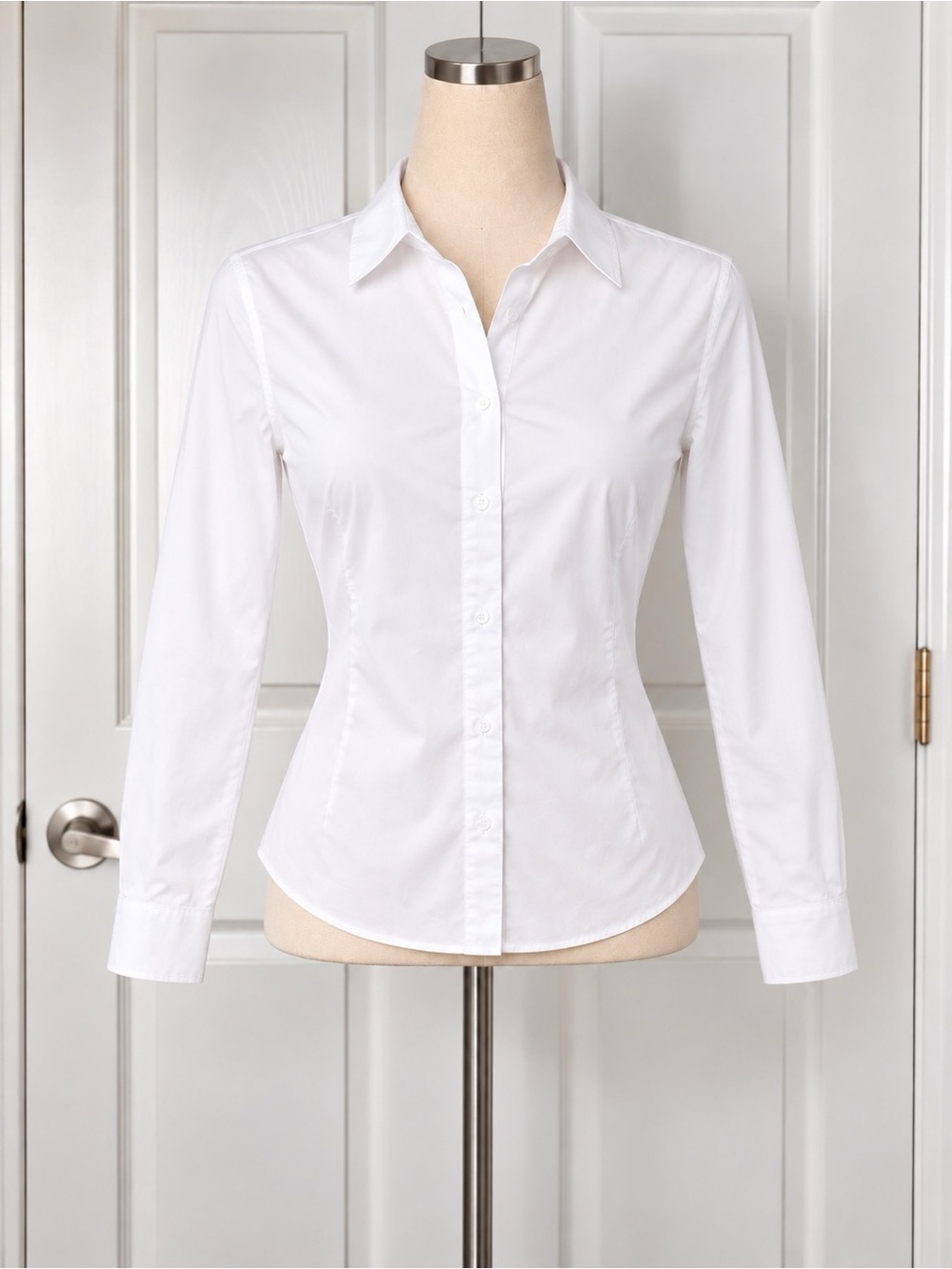 Time And Tru Women’s White Long Sleeve Collared Button-Up Shirt Size S